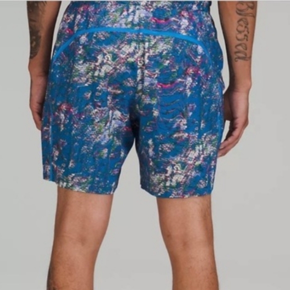 Lululemon Men's Pace Breaker Shorts 7" Blue Floral Size XL - Picture 14 of 16